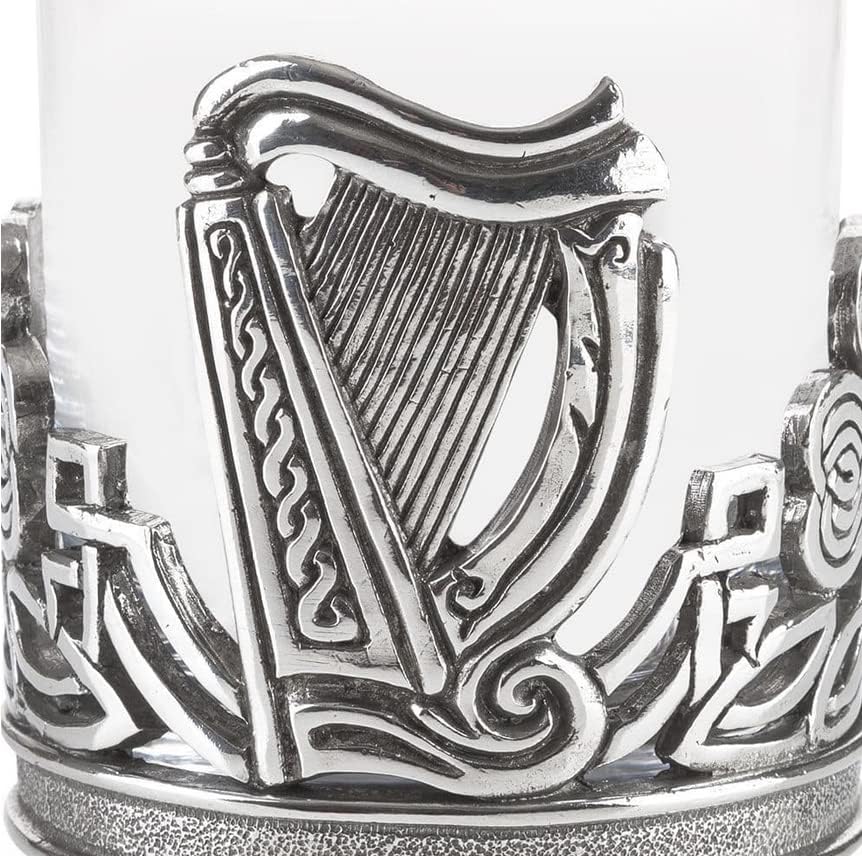 AE Williams Whiskyglas mit irischem keltischem Kleeblatt und Harfe aus Zinn Celtic Shamrock and Harp