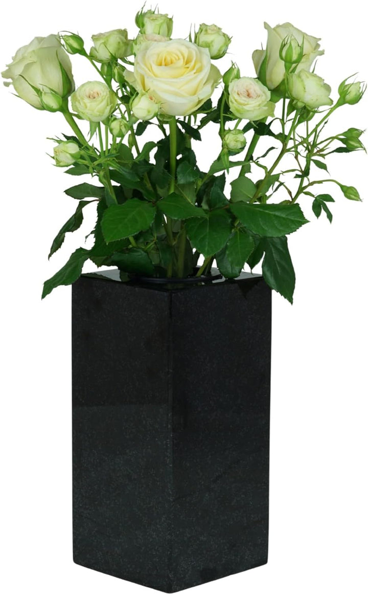 designgrab Cube-medium Designer Grabvase aus Granit Schwedisch Black