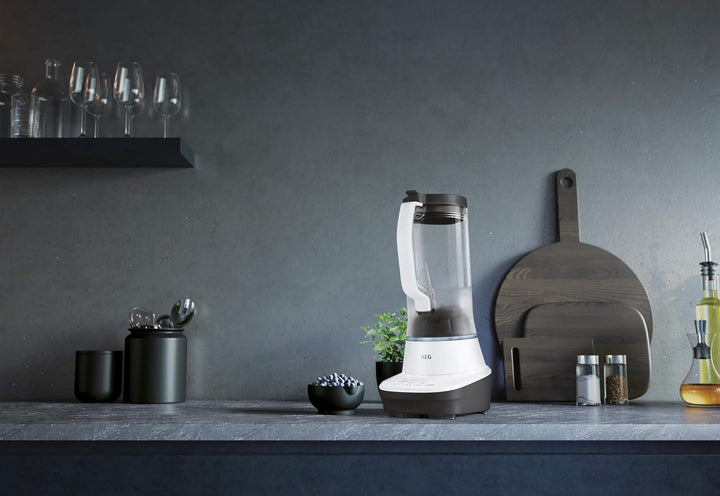 AEG TB7-1-4CW Standmixer (3 Stufen, 3 Rezeptprogramme, Pulsfunktion, Inkl. Zubehör, 10°-Neigung, Tou