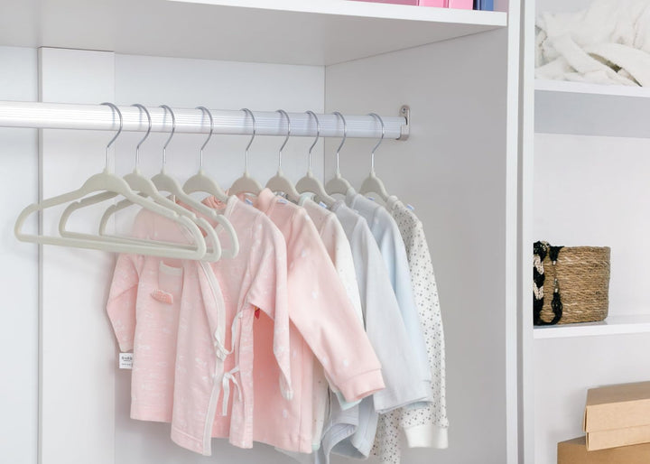 ManGotree Baby-Kleiderbügel aus Samt, Kleinkind-Kinderbügel mit Drehbarem Haken, Gekerbtes Schulter
