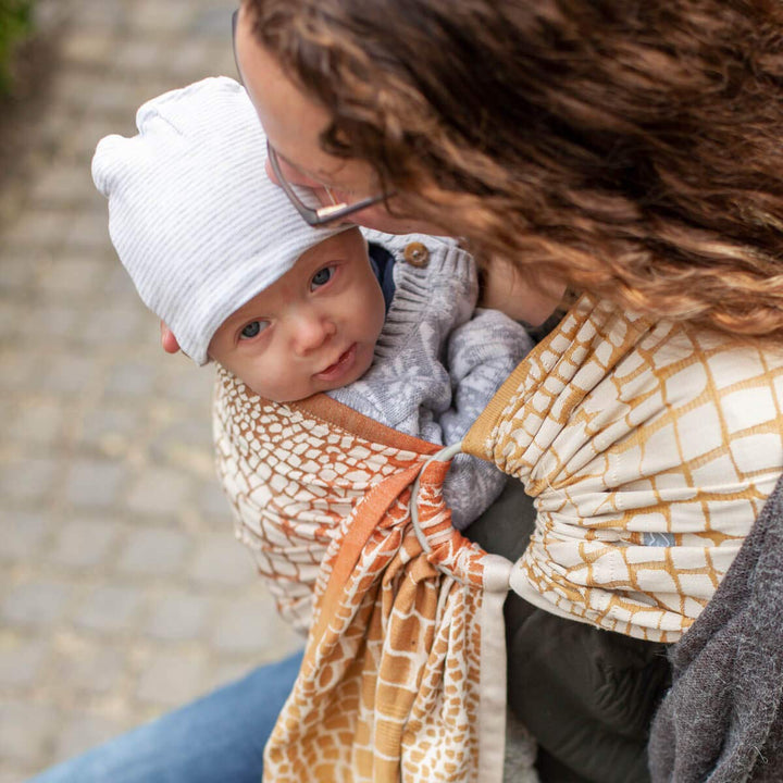 Hoppediz Ring-Sling, Baby-Tragetuch ab Geburt, 100 % kbA-Baumwolle, Design Darwin creme, Darwin crem