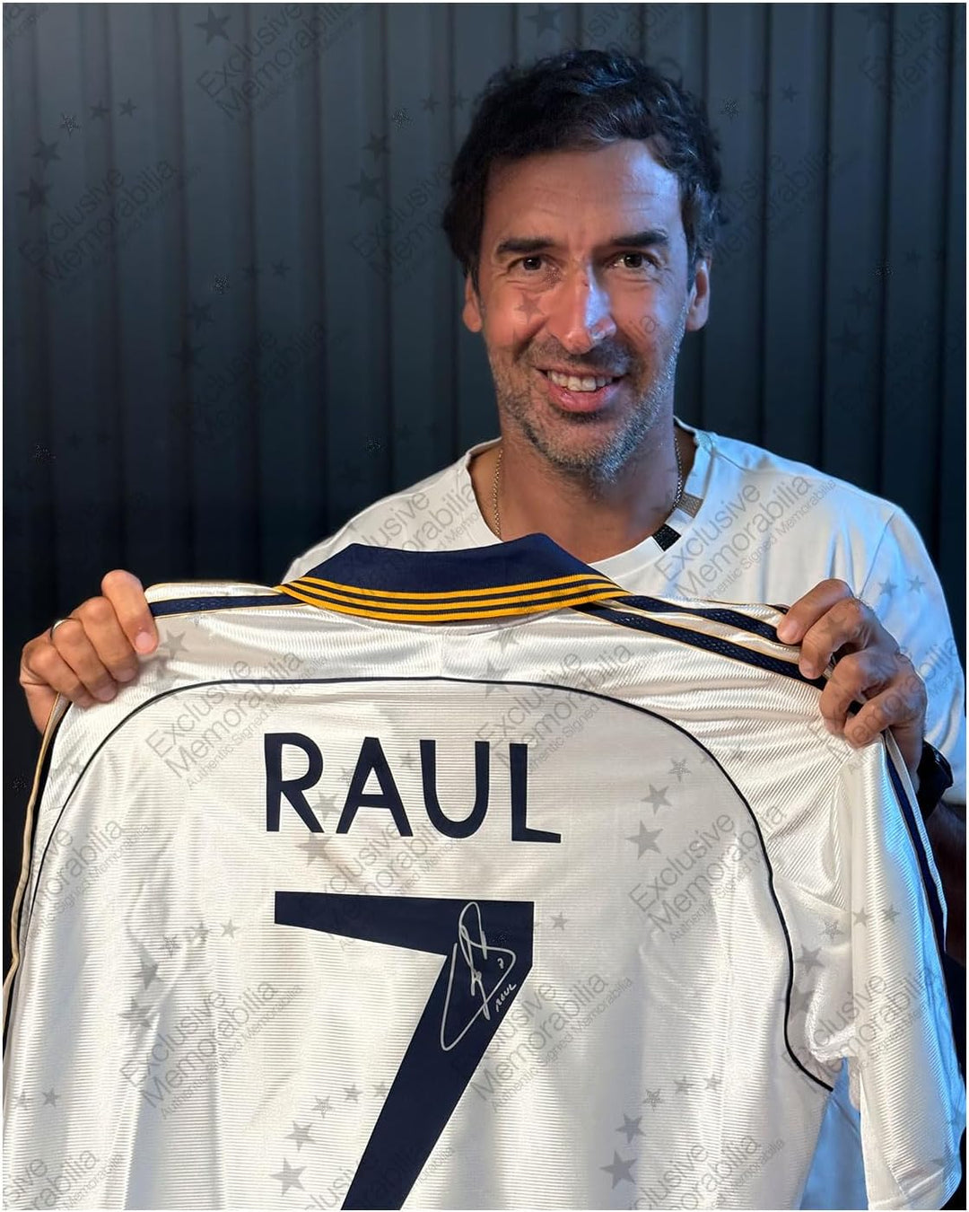 Von Raul signiertes Real Madrid-Trikot 1999–2000. Gerahmt