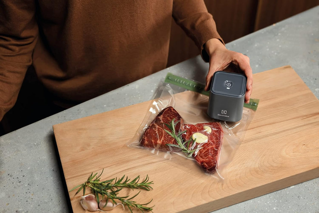 Electrolux Food Storage Vacum Gerät Set - EVSK1 und 10 Stück Vakuumbeutel
