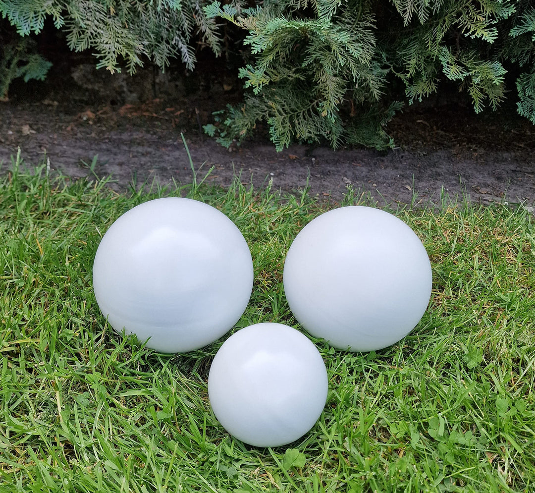 Dekokugel weiss matt 3er Set 15-15-10 cm aus Edelstahl Kugel Dekorationskugel Gartenkugel