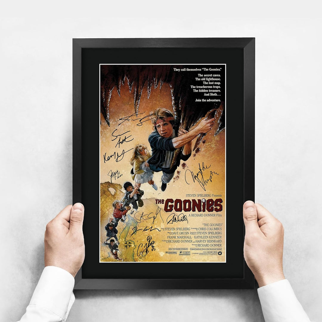 HWC Trading Goonies The Cast Geschenke Printed Poster Autogramm Bild für Film-Memorabilia Fans Signe