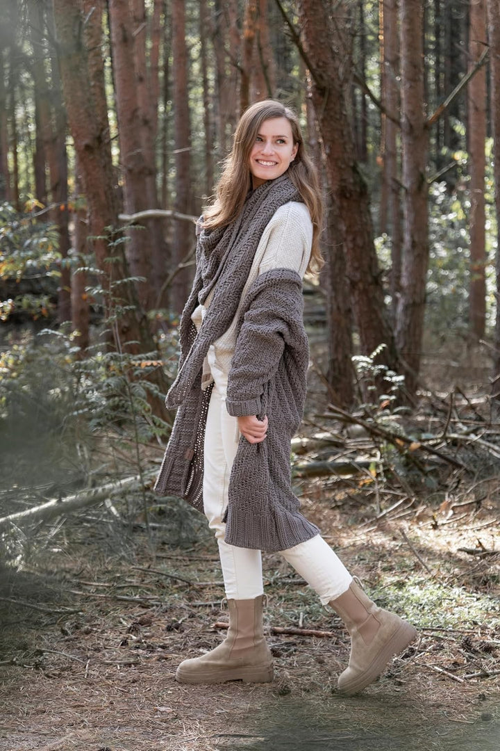KNIT FACTORY - Dreiecksschal Sally - Damen Strickschal mit Wolle - Grob gestrickten Schal - Hochwert