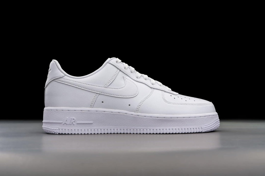 Nike Herren Air Force 1 '07 Fresh Sneaker 35.5 EU Weiss, 35.5 EU Weiss