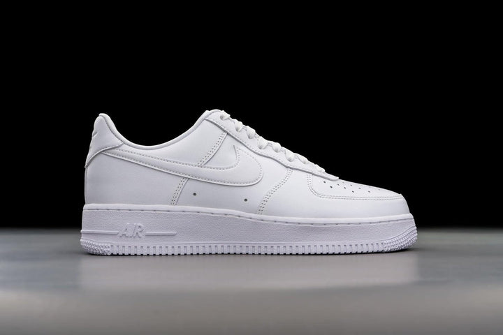 Nike Herren Air Force 1 '07 Fresh Sneaker 35.5 EU Weiss, 35.5 EU Weiss