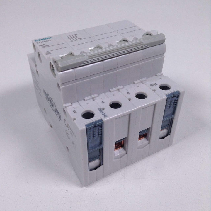 Siemens SENTRON Schalter 70 mm 400 V 4 Module 35 mm2 3-polig + neutral 32 A