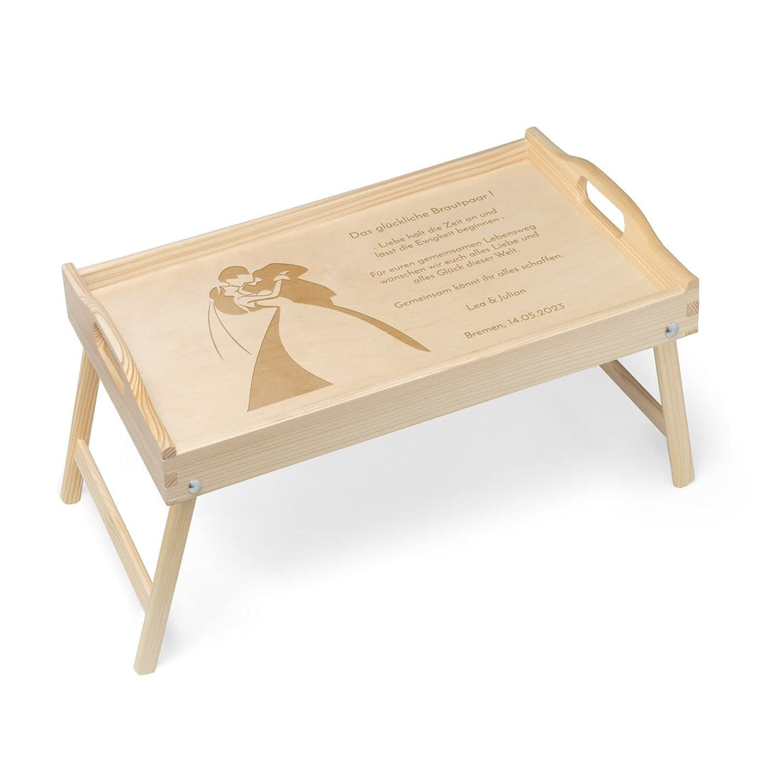 Maverton Serviertablett mit Gravur - für Zwei - Tabletttisch mit Griffen - klappbare Beine - erhöhte
