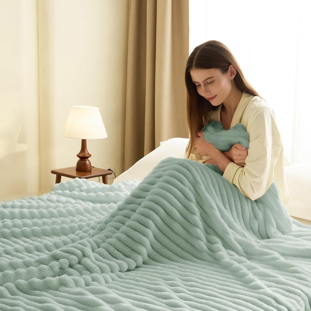 WAVVE Kuscheldecke Flauschig Decke, Fleecedecke, Sofadecke, Couchdecke, Weiche Flanell Wohndecke für