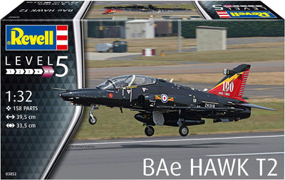 Revell 03852 BAe Hawk T2, Trainingsflugzeug der RAF, Flugzeugmodell 1:32, 39,5 cm originalgetreuer M