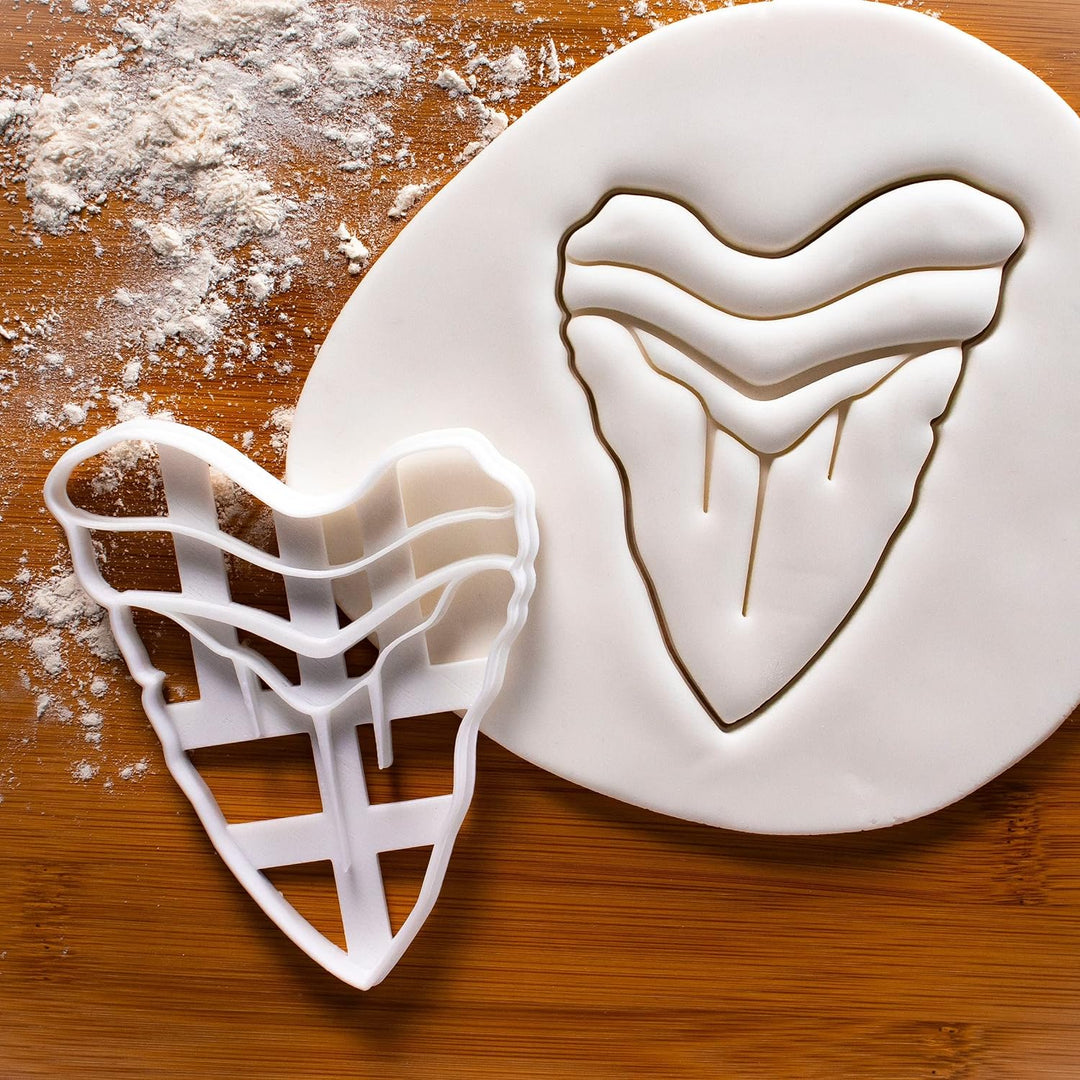 2er Set Megalodon Ausstechformen (Formen: Zahn & Hai), 2 Teile, Bakerlogy
