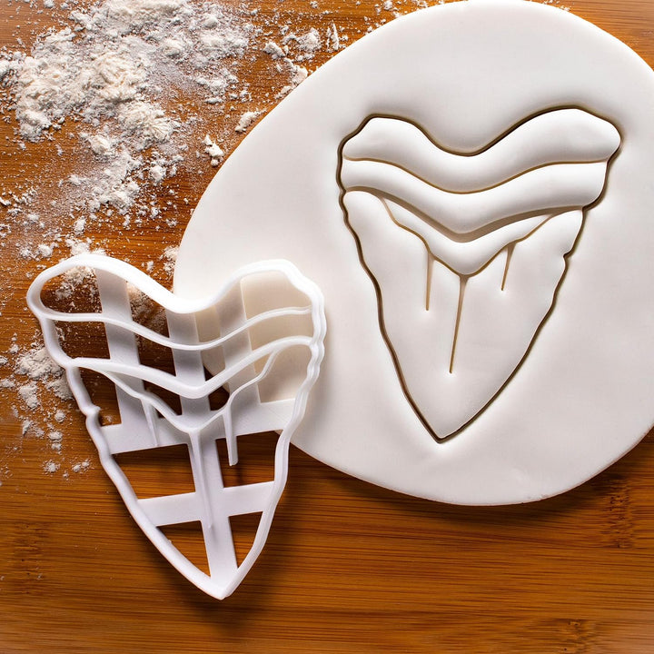 2er Set Megalodon Ausstechformen (Formen: Zahn & Hai), 2 Teile, Bakerlogy