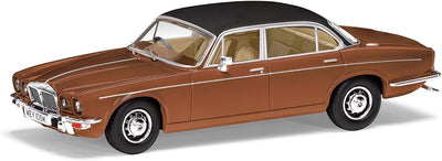 Corgi VA13900 Daimler Double Six Series 2 Vanden Plas - Caramel Vanguard