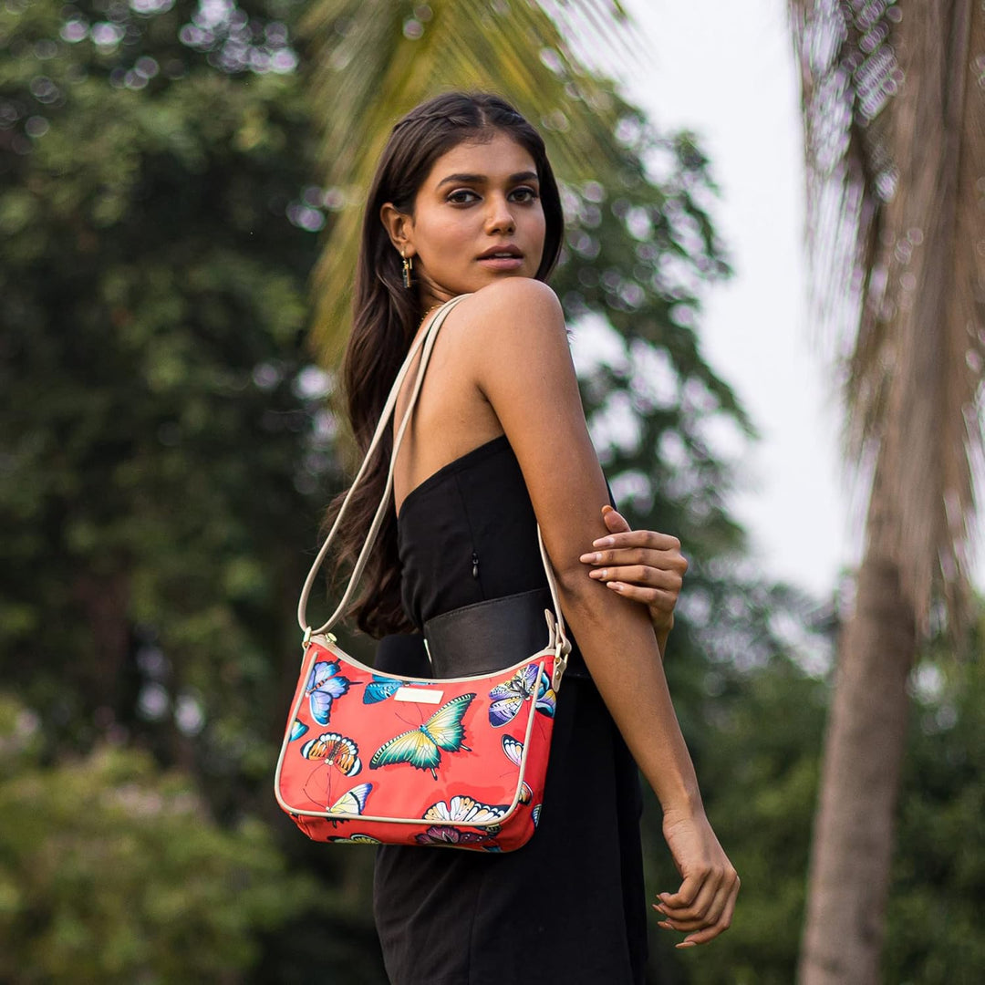 Anuschka East/West Hobo Bag - Wanderlust Kollektion - Nylonstoff mit Leder Trim und Kunstdruck Butte