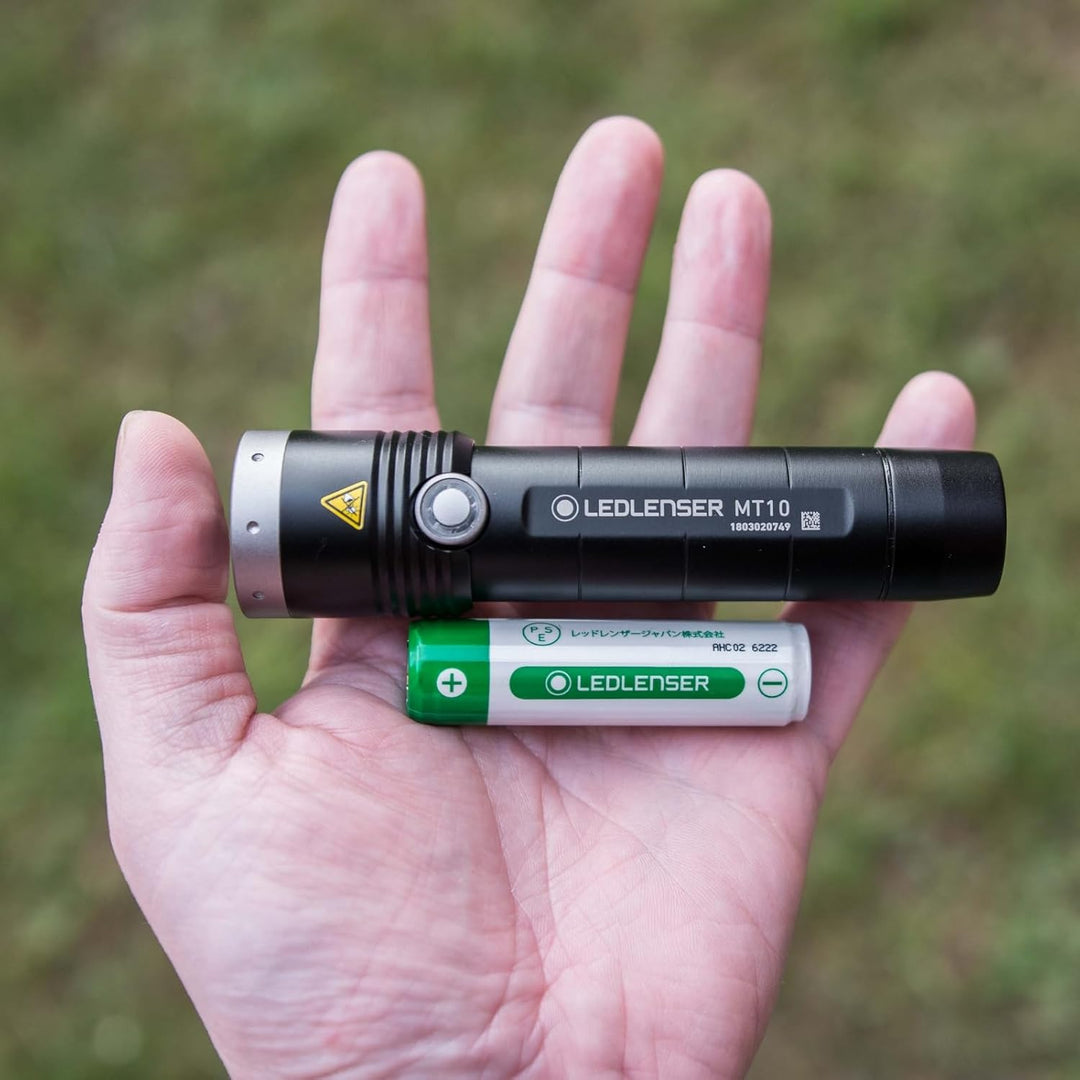 Ledlenser, MT10, LED Taschenlampe, 1000 Lumen, mit Akku, wiederaufladbar, fokussierbar, Leuchtweite