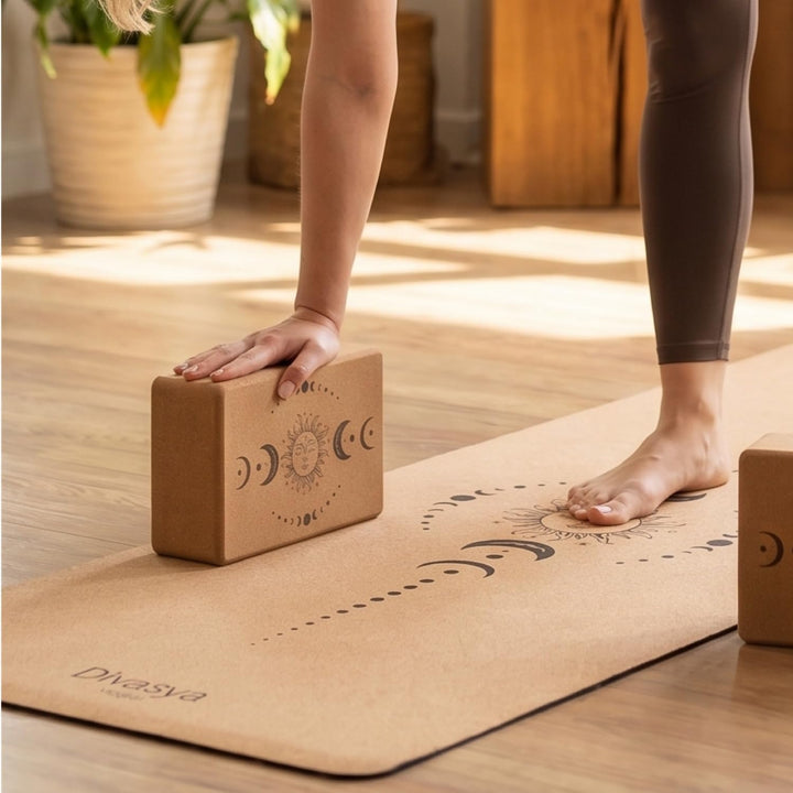 Yoga Blöcke aus Kork | 2er Set | 22,5 x 15 x 7,5 cm | abgerundete Kanten | rutschfest & robust | Yog