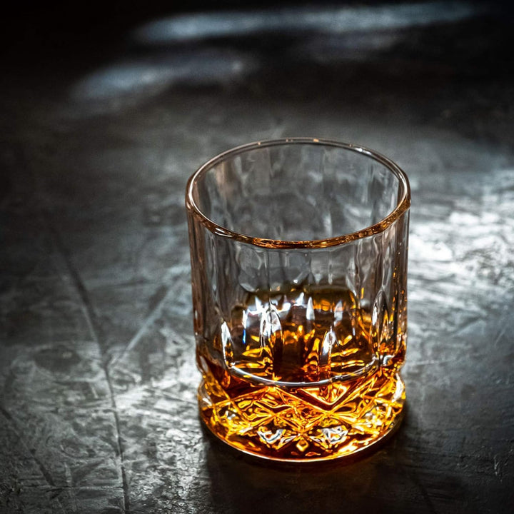 Whiskey Steine Set - 6 Handgefertigte Runde Granit Whisky Steine - 2 Kristall Whisky Gläser - Präsen