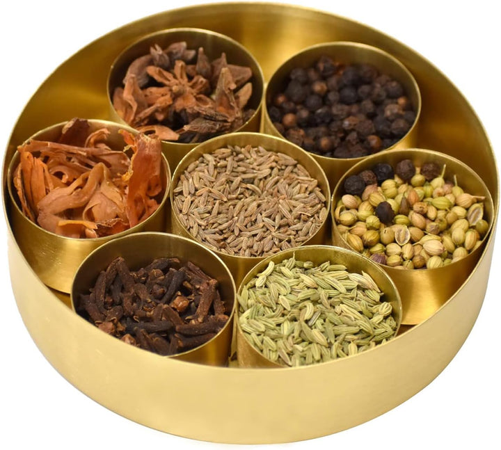 Grainex Indische Gewürzbox aus Messing, runder Masala-Kanister mit geprägtem Deckel, 7 Behälter und