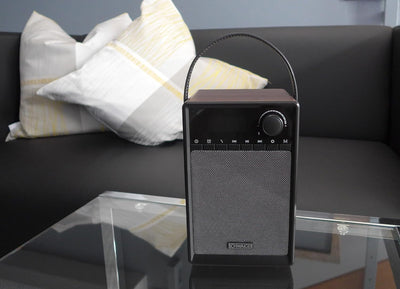 SCHWAIGER 715736 Tragbarer analoger Radiowecker UKW FM Bluetooth Lautsprecher Musikbox Radio AUX Mic