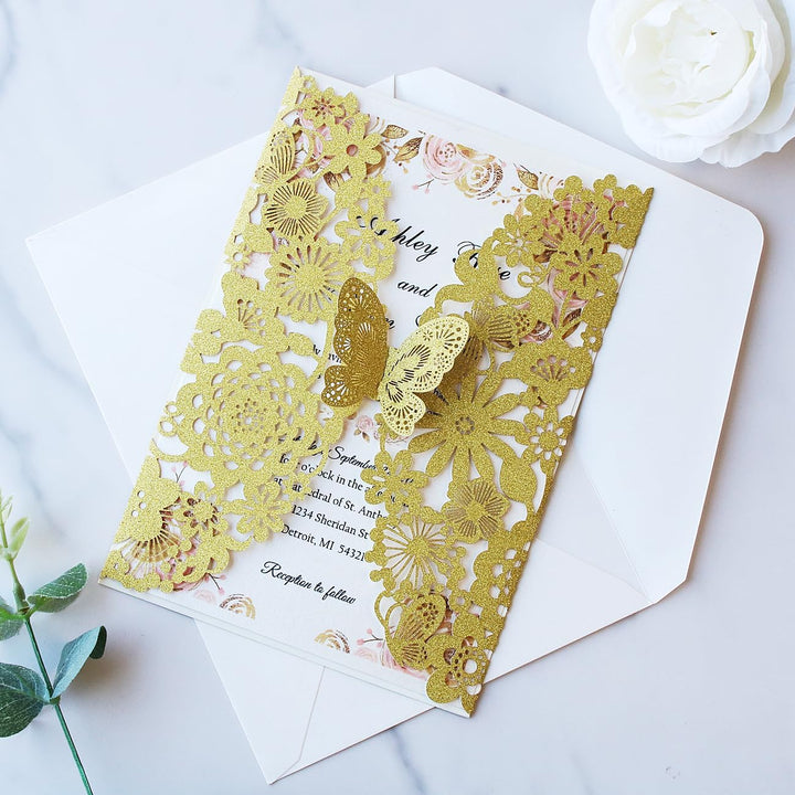 Hosmsua 20x Golden Glitzer Laserschnitt Spitze Flora Hochzeit Einladungskarten mit Schmetterling und