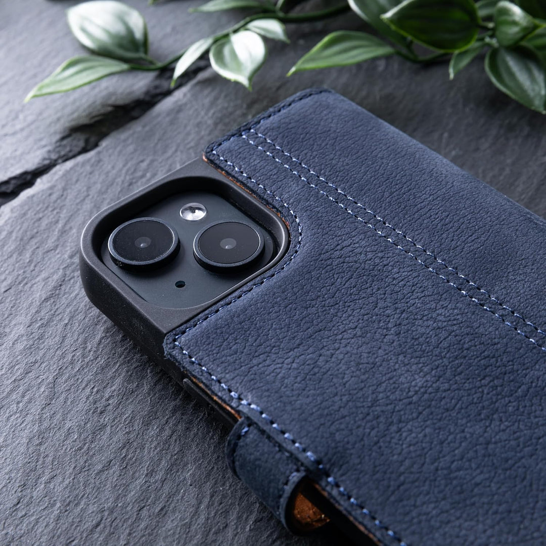 Snakehive Schutzhülle für iPhone 15 - Klapphülle Echte Lederhülle mit Standfunktion - Handmade in Eu