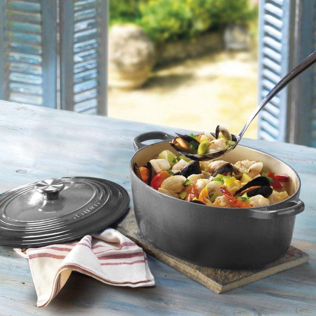 Le Creuset Signature Gusseisen-Bräter mit Deckel, Ø 27 cm, Oval, Für alle Herdarten und Induktion ge