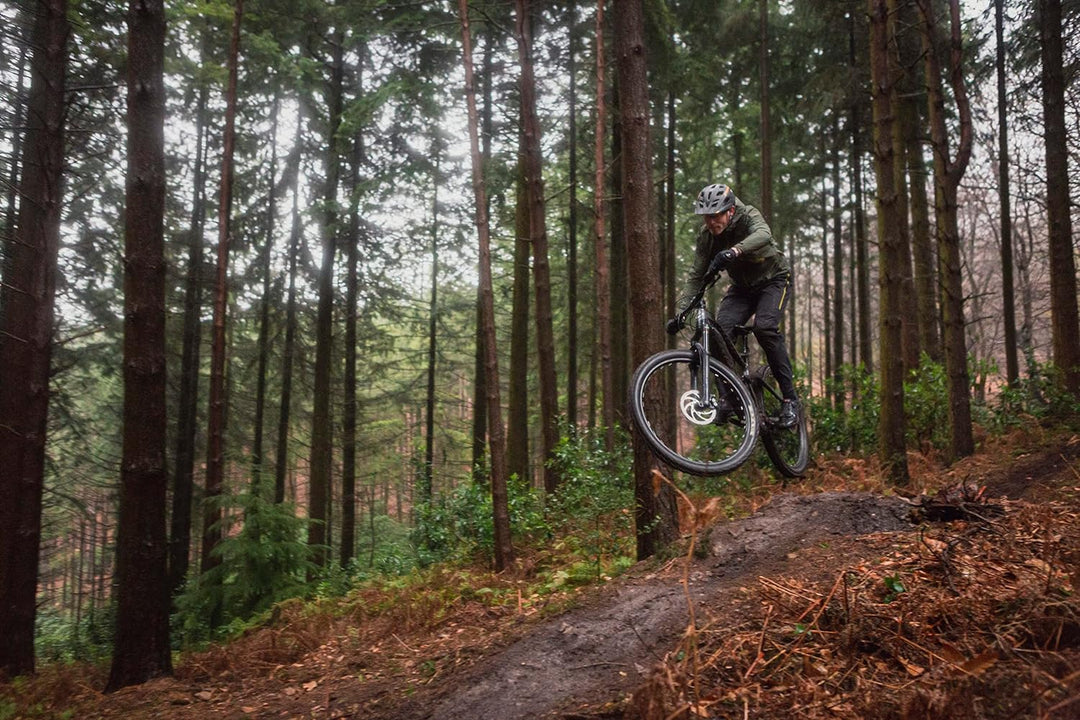 Altura Herren Esker Trail Wasserabweisende Mountainbike-Shorts – Schwarz – Grösse L Schwarz L, Schwa