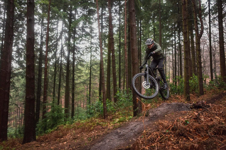 Altura Herren Esker Trail Wasserabweisende Mountainbike-Shorts – Schwarz – Grösse L Schwarz L, Schwa