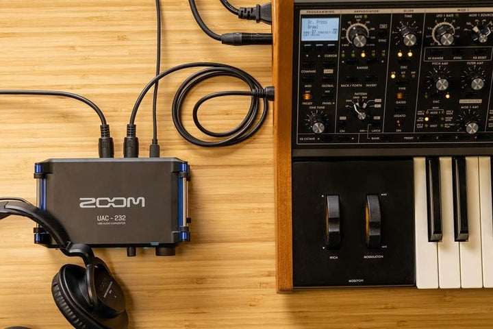 Zoom - UAC-232-2in/2Out Audio-/MIDI-Schnittstelle - 192 kHz- USB 3.0