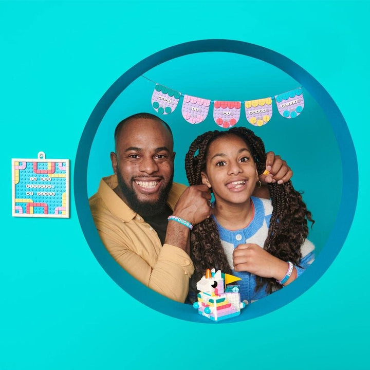 LEGO 41962 DOTS Einhorn Familienkreativset, Spielzeug Bastelset mit Schmuckkästchen, 2X Armband, Mes