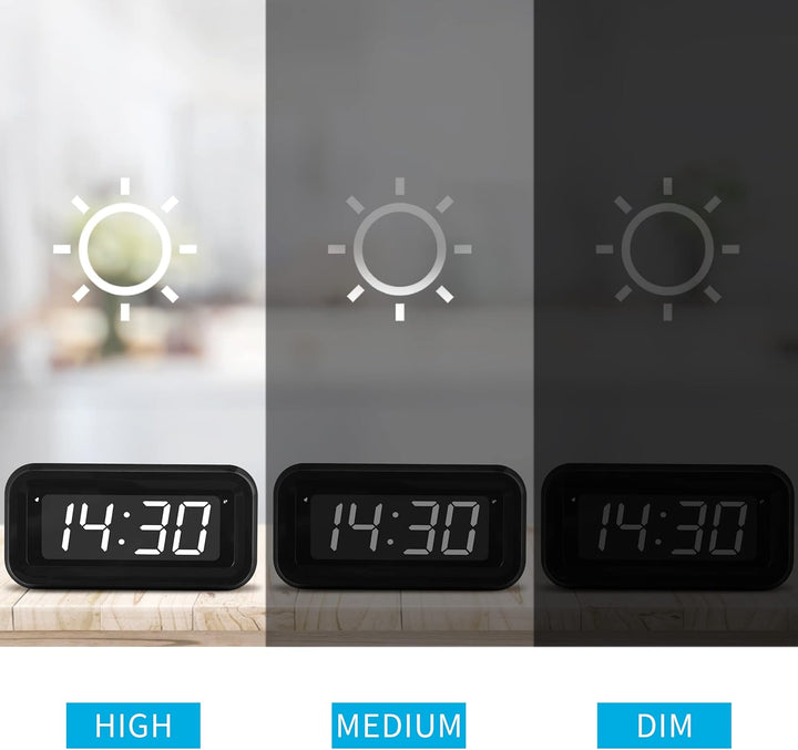 KWANWA Digitaler Wecker, LED Uhr Batteriebetrieben Tischuhr mit 3 Einstellbarer Helligkeit/Snooze/Oh
