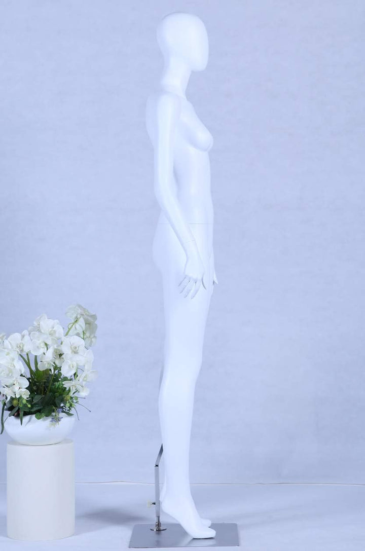Schaufensterpuppe S+26 Frau weiss matt lackiert hochwertig Egghead mit Metallplatte Frau Weiblich Ne
