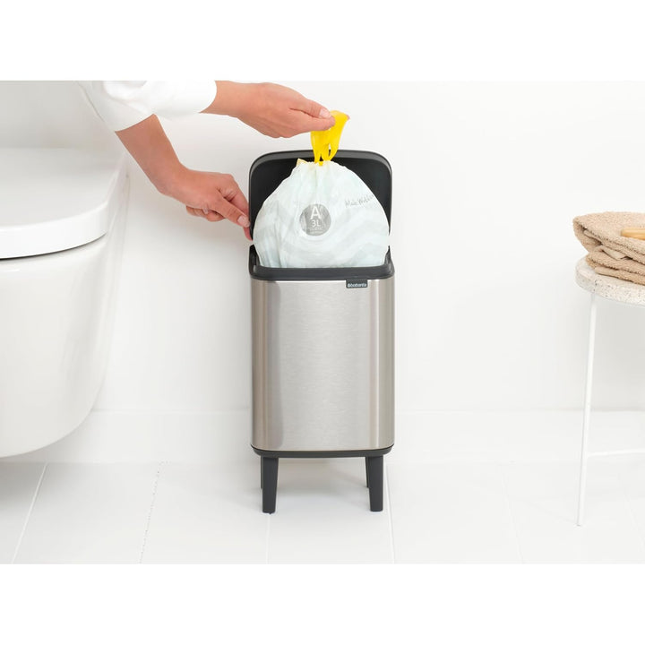 Brabantia - Mülleimer Bo Hi 4L mit Soft-Close-Deckel, herausnehmbarem Inneneimer und Transportgriff