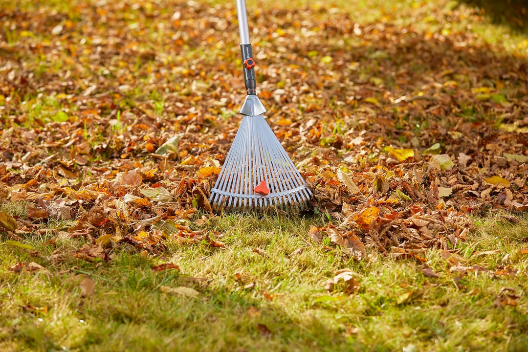 Gardena combisystem-Verstellbesen: Laubrechen mit Variabler Arbeitsbreite von 30-50 cm, ideales Gart