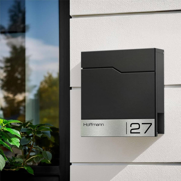 Metzler Briefkasten in RAL 9005 Tiefschwarz Enno - Wandbriefkasten mit V2A Edelstahl-Namensschild &