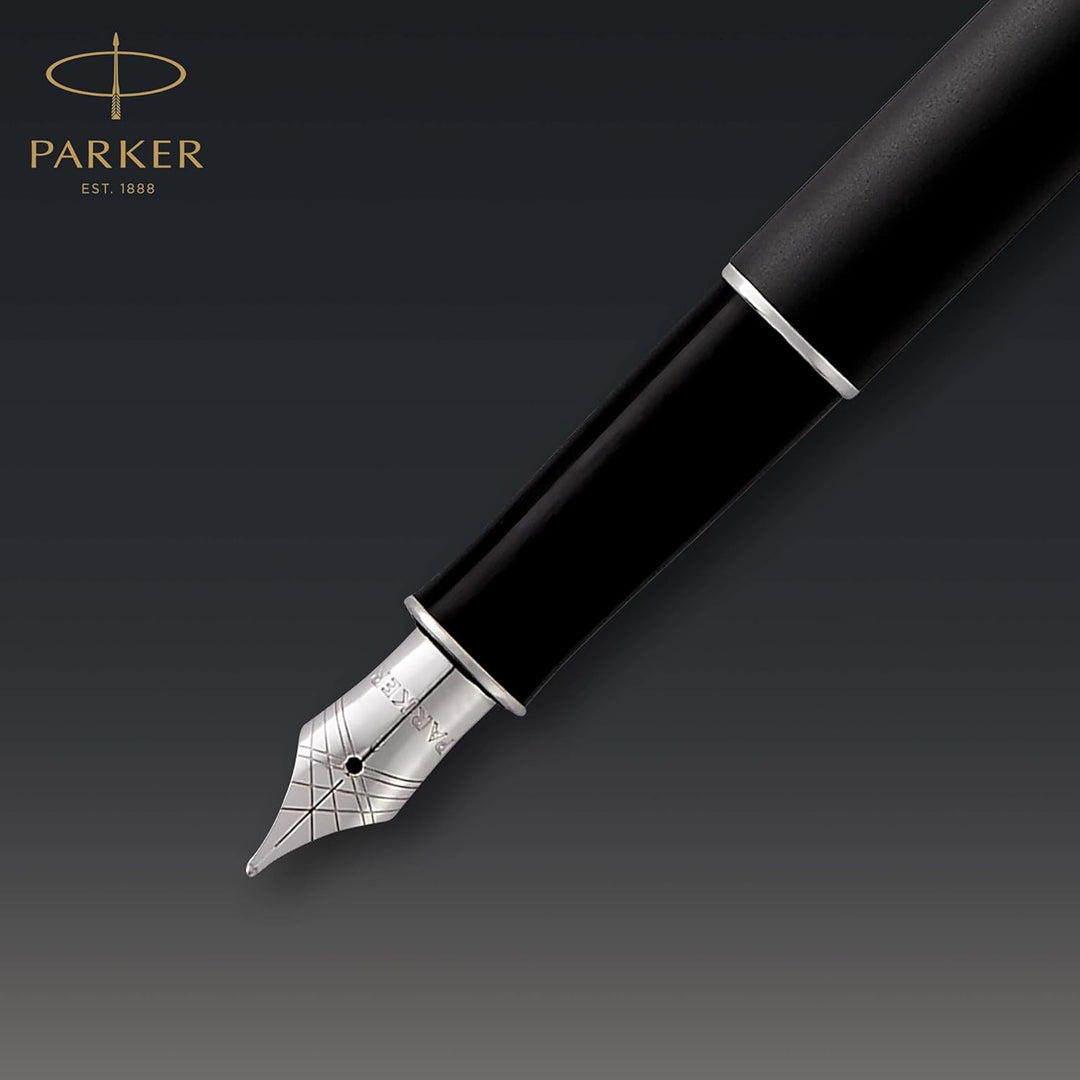 Parker Sonnet Füller | Matt-Schwarze Lackierung mit Palladiumzierteilen | Füllfederhalter mit feiner