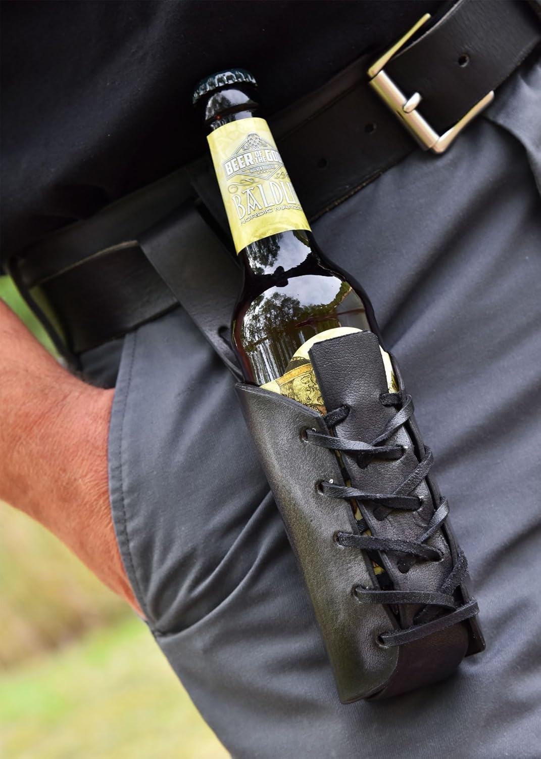 WACKEN BRAUEREI Bierflaschenhalter aus Leder mit geprägtem Logo/Bier-Holster/Flaschenhalter/Dosenhal