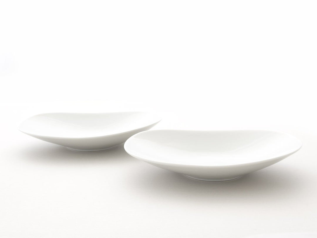 Japanischer Sushi Teller So-So. Feines Porzellan aus Japan. Weiss, ca.18 x 15 cm 18,6 x 15,2 cm, H 2