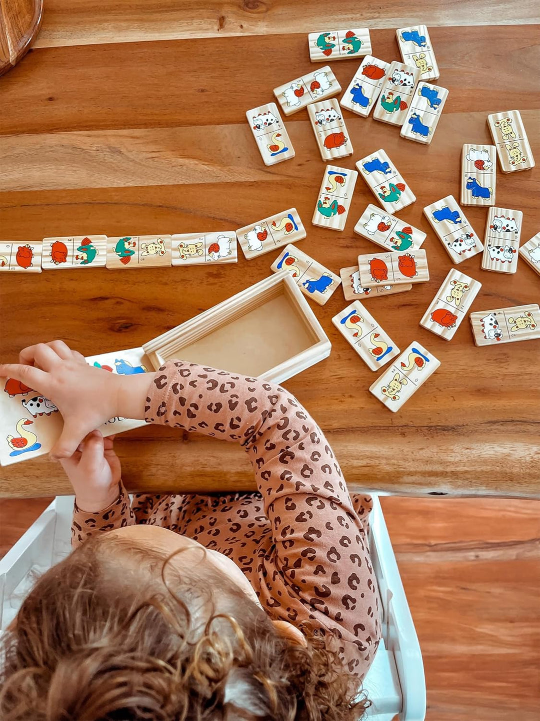 small foot Domino „Farm“ aus Holz, mit Bauernhof-Tiermotiven, in Holzbox mit Schiebedeckel, ab 3 Jah