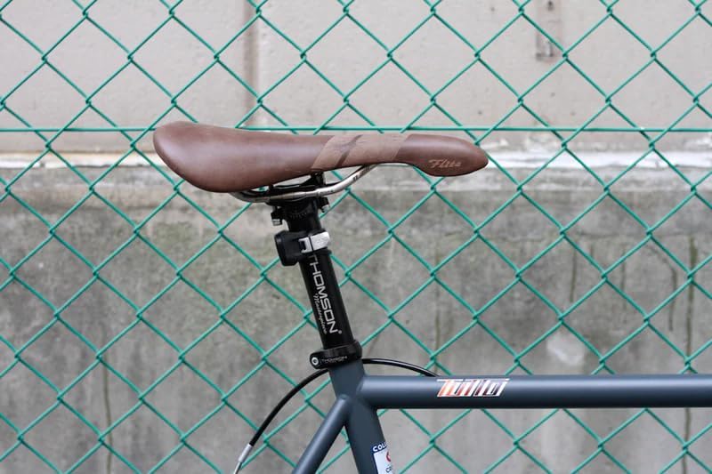FLITE BULLITT brauner Sattel