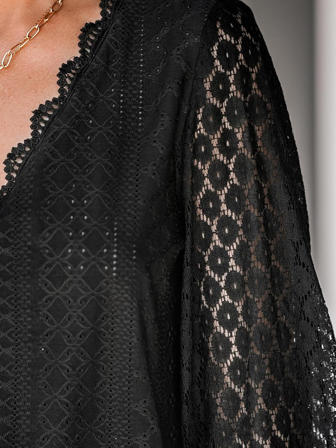 CUPSHE Damen Blusen V-Ausschnitt Spitzen Wellenkante Puffärmel Langarmshirt Lässige Lace Oberteile T