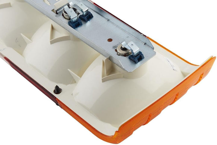 HELLA - Heckleuchte - Glühlampe - 12V - Einbau/geschraubt - Lichtscheibenfarbe: mehrfarbig - Stecker