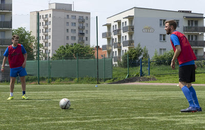 SPORTSBIBS Fussball Leibchen Set 10 Stück: 2 Farben - 5 von jeder Farbe, für Kinder und Erwachsene,