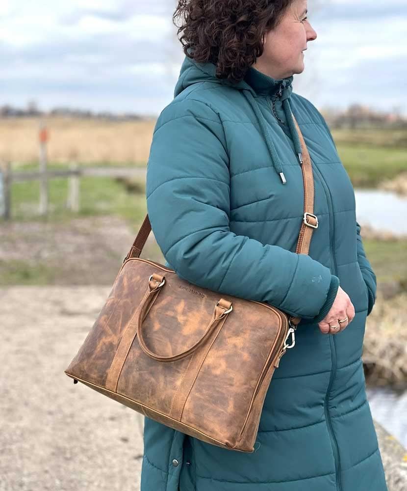 More Than Hip Hazel Laptoptasche 15,6 Zoll - Damen Arbeitstasche aus Vintage Öko Leder Aktentasche f