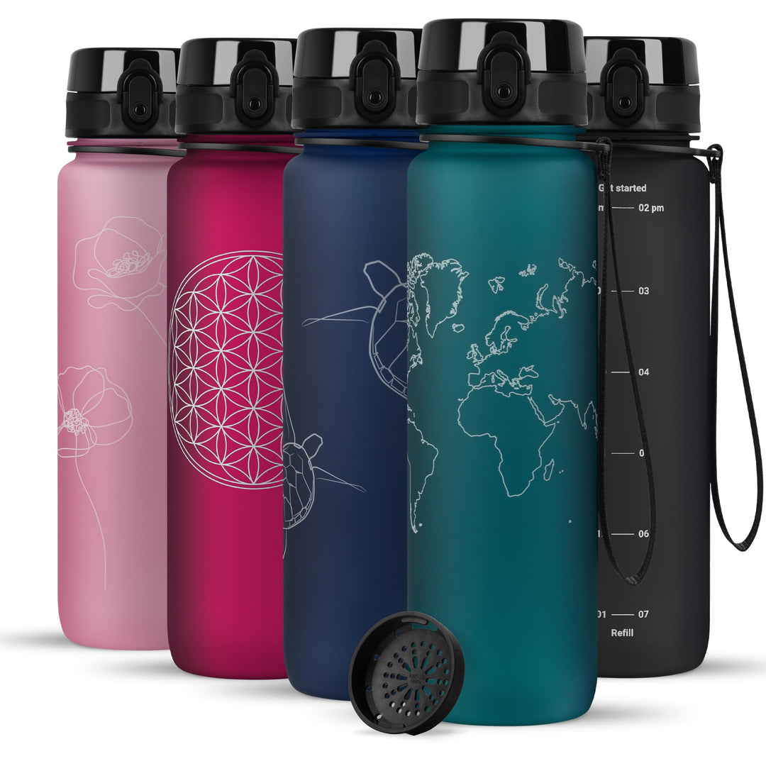 720°DGREE Trinkflasche 1l mit Motivationsskala “uberBottle“ +Sieb - BPA-Frei - Wasserflasche für Uni
