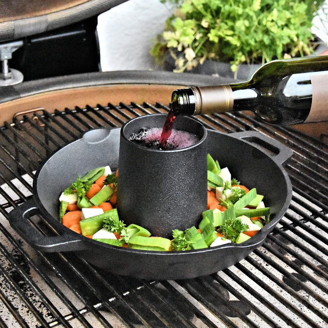 BBQ-Toro Gusseisen Hähnchenbräter Ø 28 cm | Bereits eingebrannt - preseasoned | Geflügelbräter für G