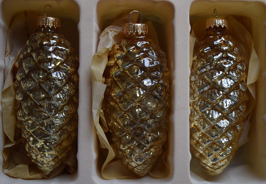 Dekohelden24 Lauschaer Christbaumschmuck - 9er Set, Zapfen - Eicheln - Walnüsse, 8 cm in Gold mit go