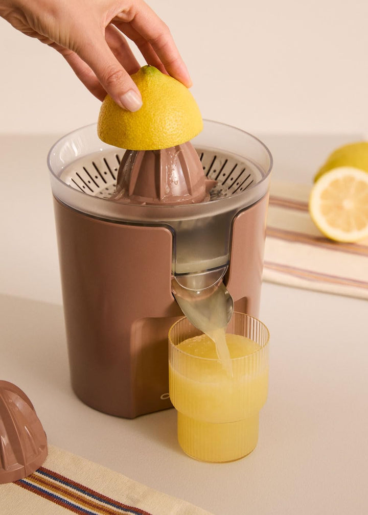 CREATE/JUICER STUDIO/Elektrische Zitruspresse in Mokka/Spritzfrei, 230ml Behälter, Fruchtfleischfilt